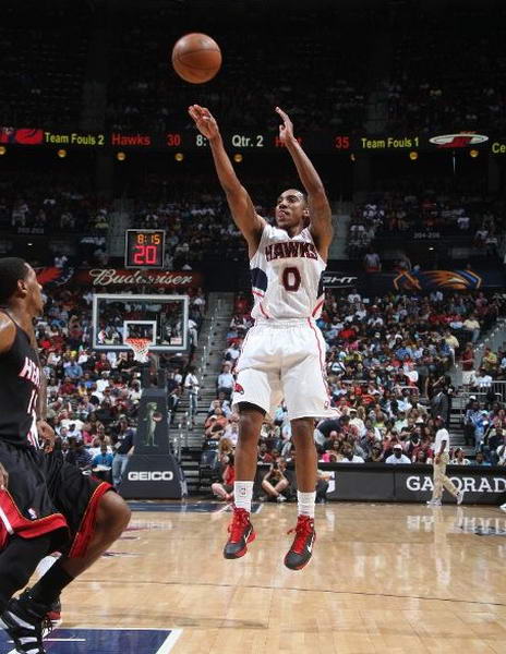  赫尔特关键三分亚特兰大老鹰击败迈阿密热火