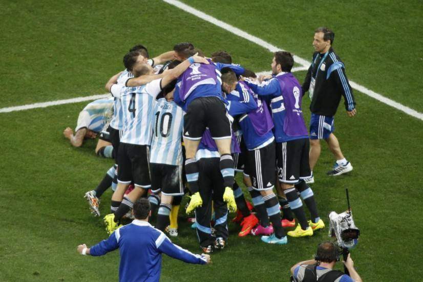  达姆施塔特点球大战惊险过关，门将神扑奠定晋级基础  