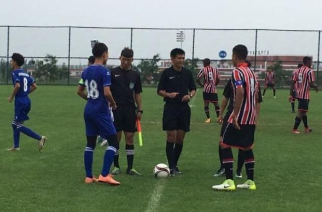  弗赖堡锋线全面开花，德甲中游球队上演进球盛宴